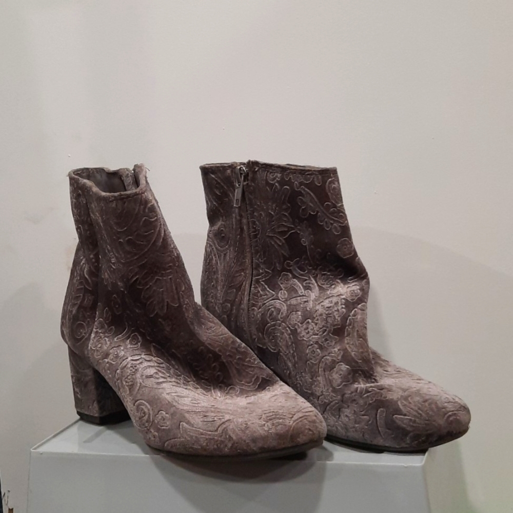 Faux Seude Floral Ankle Boots